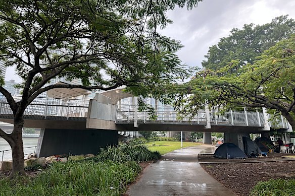 Boulders were placed under the Kurilpa Bridge to prevent rough sleeping. However, people regularly return to sleep under its shelter.