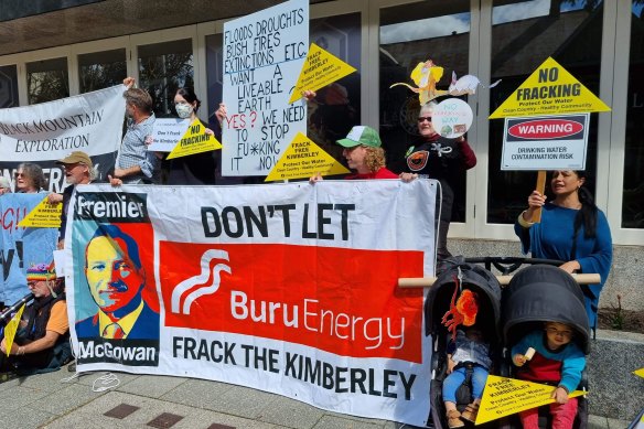 Lock the Gate Alliance protestors at the September 6 “Good Oil and Gas” conference in Perth, which Buru Energy representatives attended.