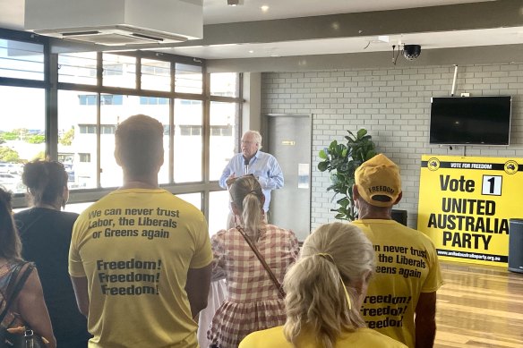 Clive Palmer addresses the faithful in Gladstone.