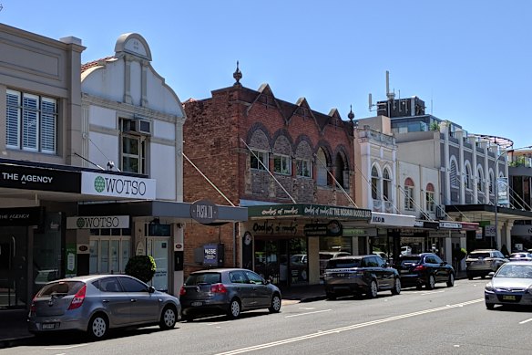Military Road in Mosman. 