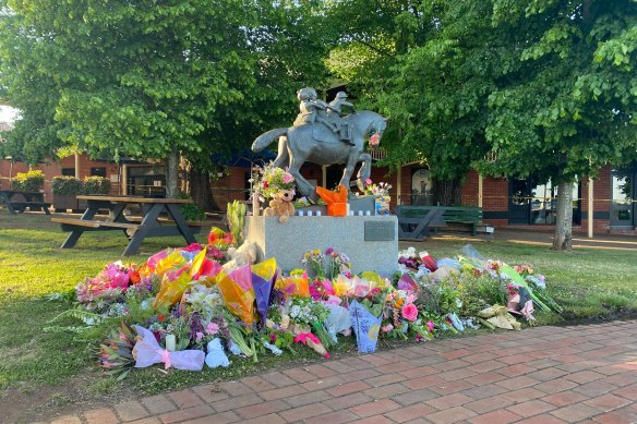 A makeshift memorial to the victims of the Daylesford crash.