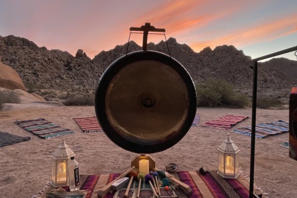 The gong used to “bathe” meditators in sound.