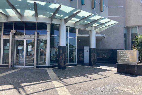 man-returned-to-qld-to-face-attempted-murder-charge-over-spring-hill-fall