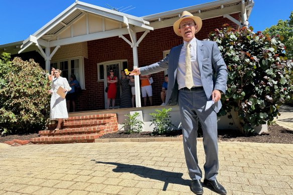 Ray White WA chief executive Mark Whiteman leads an auction in Perth’s leafy western suburbs.