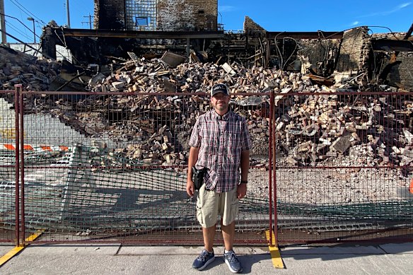 Robert Nelson outside what used to be the Danish Brotherhood Lodge in Kenosha, Wisconsin.