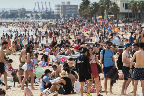 Thousands of people on St Kilda Beach on Melbourne Cup Day.