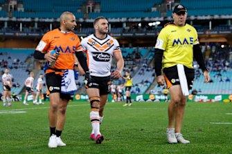 Tigers legend Robbie Farah exits early last Saturday against the Bulldogs.