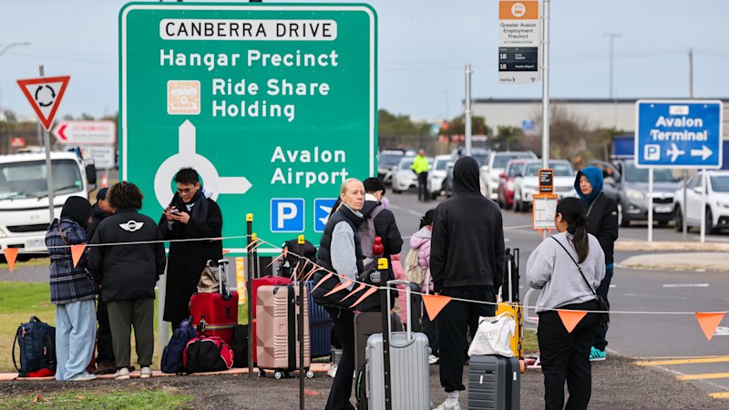 Arrest over Avalon bomb scare as travellers face chaos
