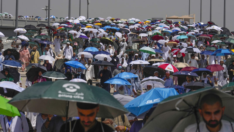 Heat deaths in Mecca shine light on underworld pilgrim industry