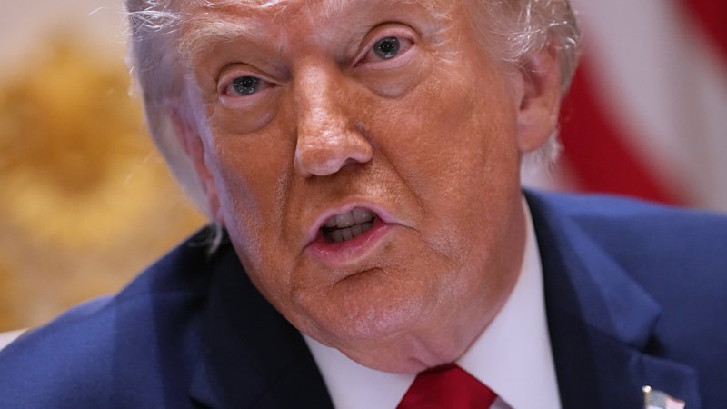Trump, İran'ın 'son nefesle müzakere ettiğini' söylüyor, İsrail Lübnan'daki çatışmayı artırıyor.