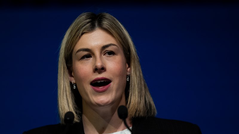 Thousands of public hospital patients in Victoria will be diverted to private hospitals for