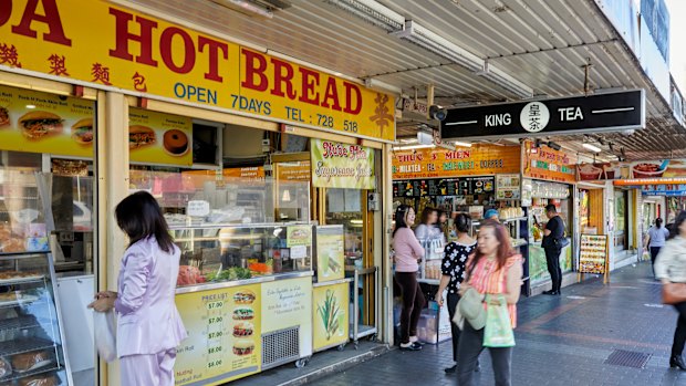Viet Hoa Hot Bread is a 24-hour bakery.