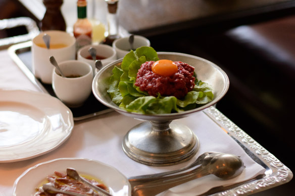 Steak tartare. 