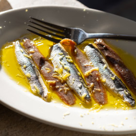 Matrimonio (white and red anchovies).