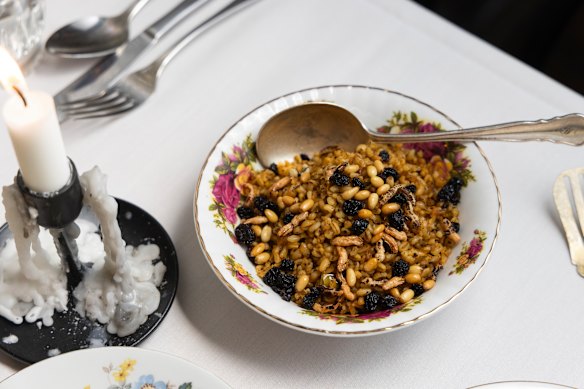 Pilav - Turkish burghul, rice and spices.