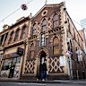 This Building Has Been In Chinatown For 150 Years You Ve Probably Never Noticed It P60a5i