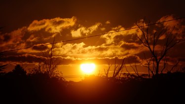 Daylight saving study and more ambos on Queensland budget wish list