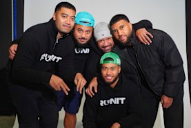 The team behind RUNIT: (From left) Virgil Taua’a, Rennie Molimau,
Andy Molimau (grey beanie), Noel Taua’a (green hat) and Brandon Taua’a.
