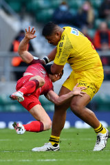 Skelton tackles Antoine Dupont of Toulouse in last year’s Heineken Cup final.