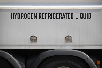 A tanker truck, operated by Linde AG, at a railway refuelling station in Salzgitter, Germany.