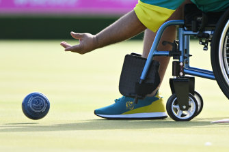 Damien Delgado bowls during the men's pairs B6-B8 semi-final on day four.