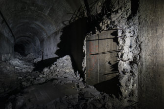 Julia Davis and Lisa Jones, Thresholds - A Chorus #13/11/17, 2017. 