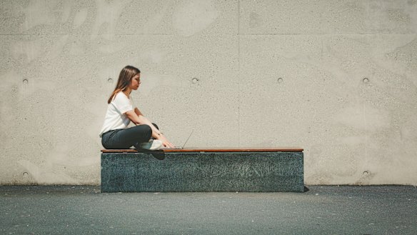 Can email be a new space for shared intimacies?