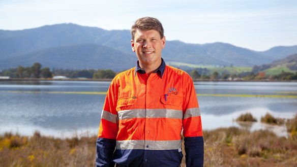 AGL chief Brett Redman is moving to transition the energy giant to clean technology. 