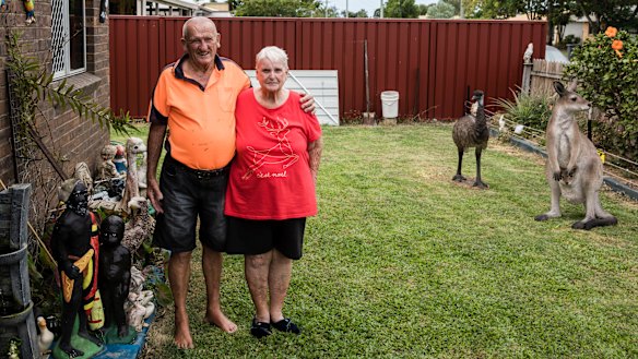 Labor voters Len Shaxson and Dulcie Brennan think modern politicians bicker too much and "are all the same".