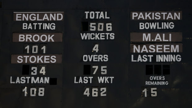 The scoreboard displays the final score at stumps on day one of the first Test Match between Pakistan and England.