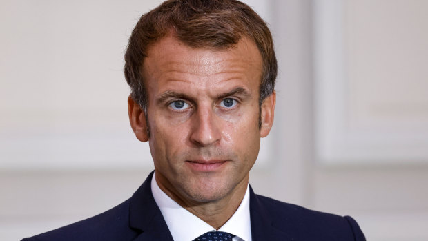 French President Emmanuel Macron spoke with his Russian and German counterpart on the subject of Ukraine.