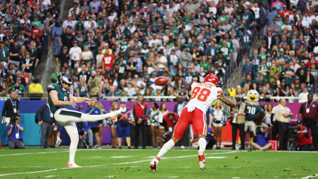 Arryn Siposs punts for the Philadelphia Eagles against the Kansas City Chiefs during last year’s Super Bowl.