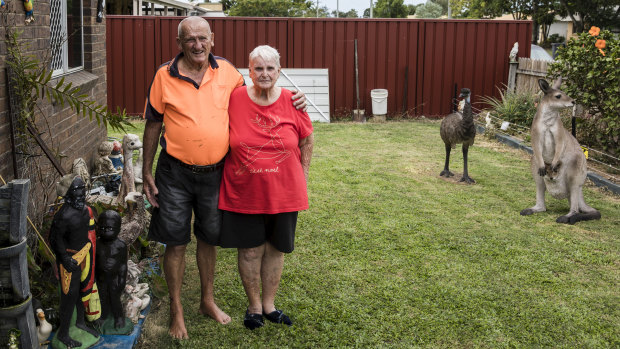 Labor voters Len Shaxson and Dulcie Brennan think modern politicians bicker too much and "are all the same".