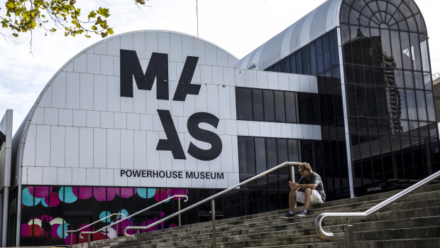The Powerhouse Museum will remain in Ultimo if Labor win government at the next state election.