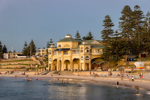 Cottesloe and neighbouring Peppermint Grove in Perth now have the highest average income in the country at more than $325,000.