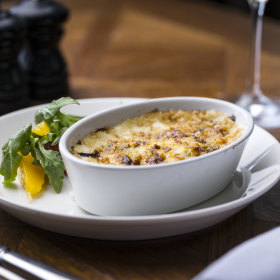 Artichoke gratin with citrus salad