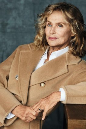 US supermodel Lauren Hutton is returning to Australia for the David Jones Beauty Awards in July.