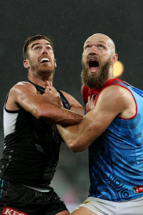 Max Gawn and Scott Lycett vie for the ball.
