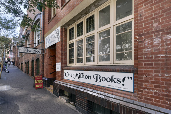 Archives’ first owner, Emmanuel Meschers, is credited with the sign promising “One Million Books”.