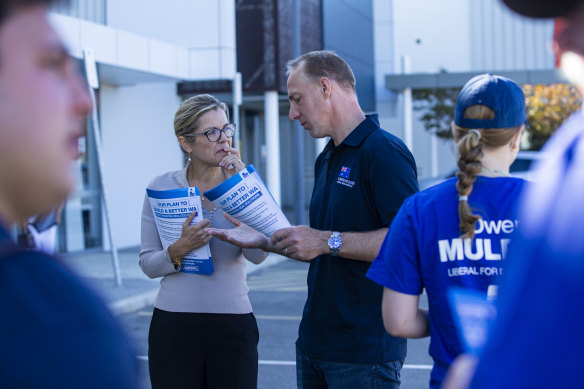 Libby Mettam with Dawesville candidate Owen Mulder at the Dawesville early voting station.