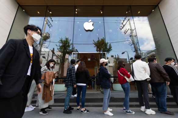 Pandemic lockdowns have led to booming sales for Apple.