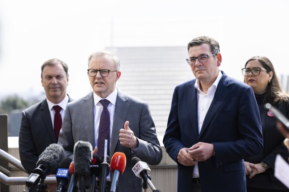 Prime Minister Anthony Albanese with Victorian Premier Daniel Andrews.