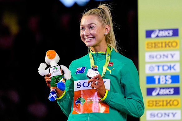 Jess Hull after winning silver in the 1500.