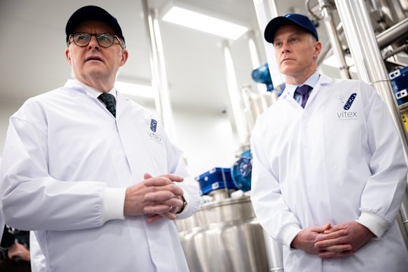 Prime Minister Anthony Albanese and NSW Premier Chris Minns tour the new Vitex pharmaceutical facility. 