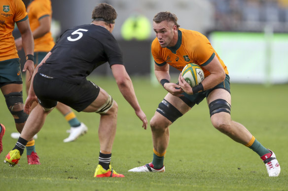 Izack Rodda carrying the ball in a Bledisloe Cup game in 2021.