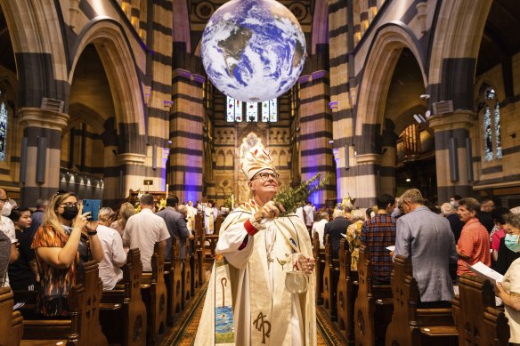 Anglican Easter mass was delivered by The Most Reverend Dr Philip Freier at St Paul’s Cathedral on Easter Sunday. A giant art installation ‘Gaia’ by Luke Jerram hangs above the altar.