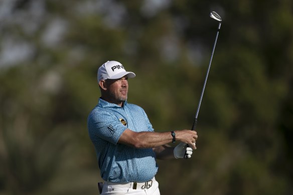 Lee Westwood took a one-shot lead after the third round of the Abu Dhabi Championship on Saturday.