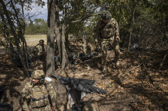 Ukrainian soldiers near the Kherson front in Ukraine.