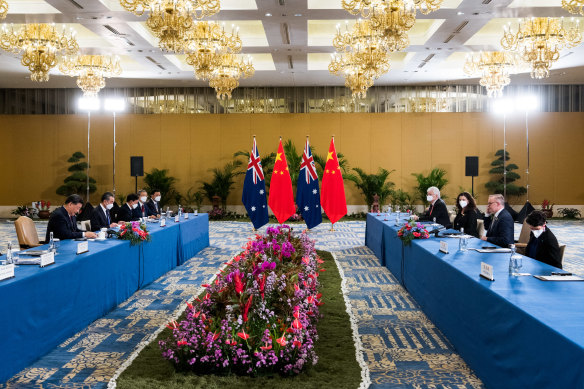 Anthony Albanese, right, at a bilateral meeting with Xi Jinping.  