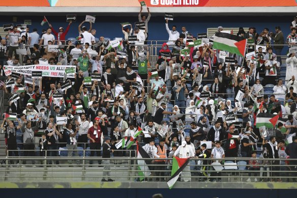 Photos: Palestinian flags fly high at the World Cup in Qatar